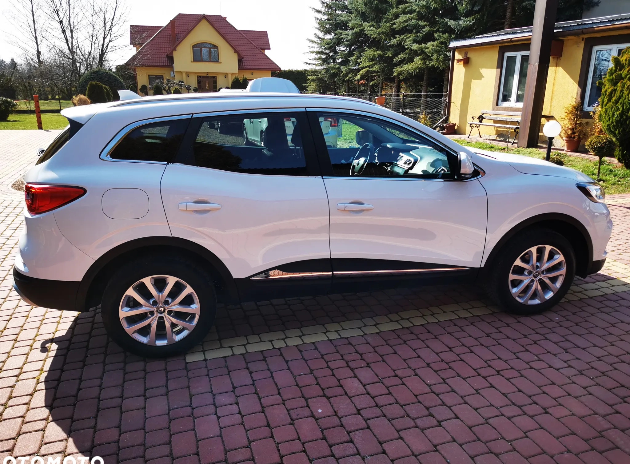 Renault Kadjar cena 64900 przebieg: 31400, rok produkcji 2019 z Rzgów małe 172